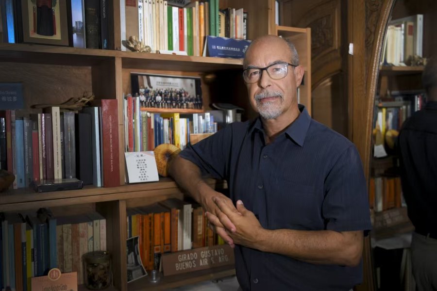 解放日报对话何广思：DeepSeek是中国特质水到渠成世界中国学大会