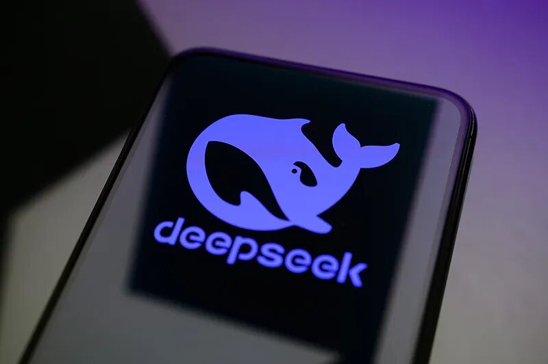登上热搜，DeepSeek崩了